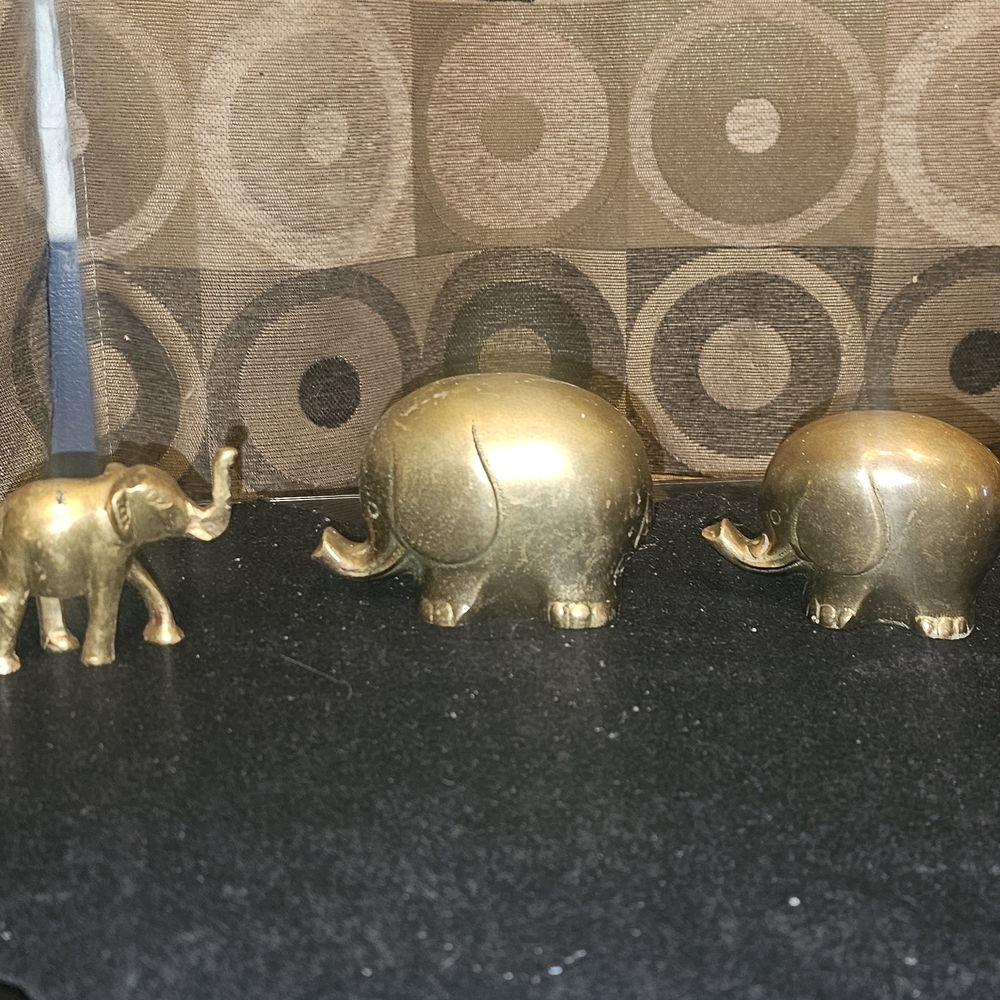 Gold Elephant Figurine Set